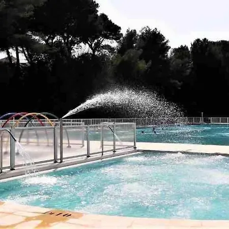 300 Metres De La * Six-Fours-les-Plages
